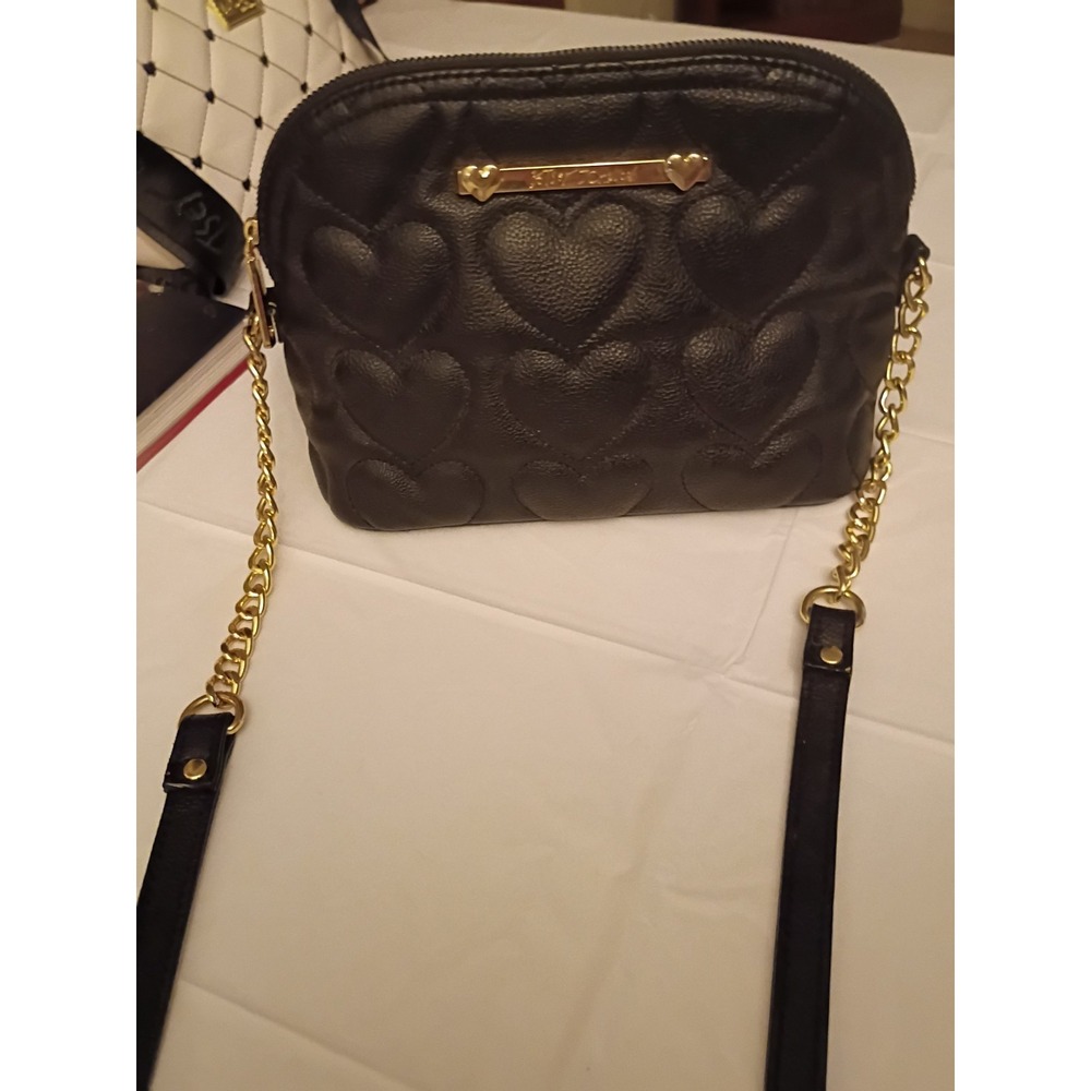GUC Betsey Johnson Heart Quilted Crossbody Bag With Chain Strap & Floral Lining